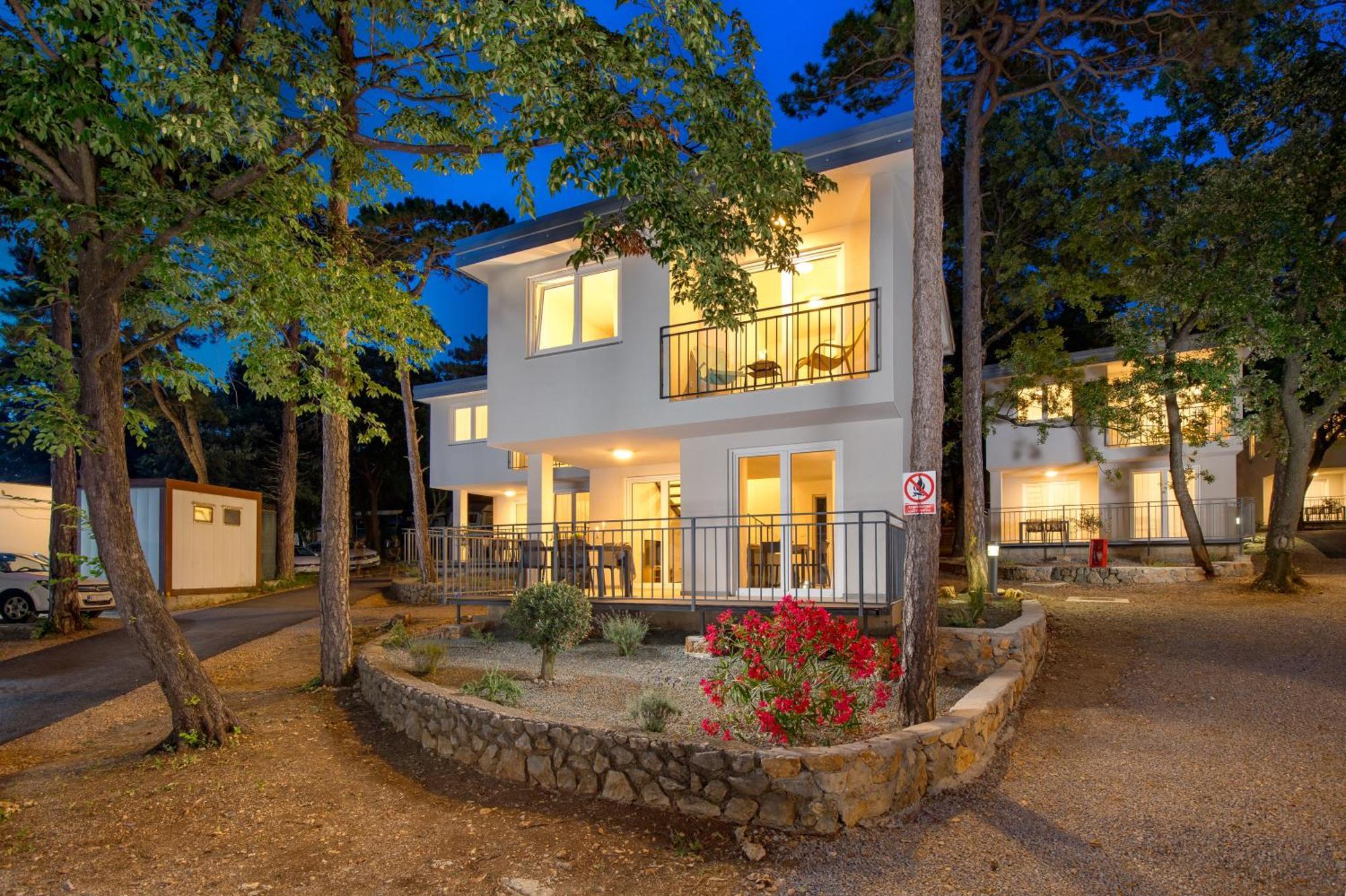 Holiday Homes Ostro Kraljevica Buitenkant foto